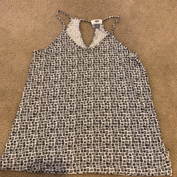 2 tank tops size small - Picture 4 of 5